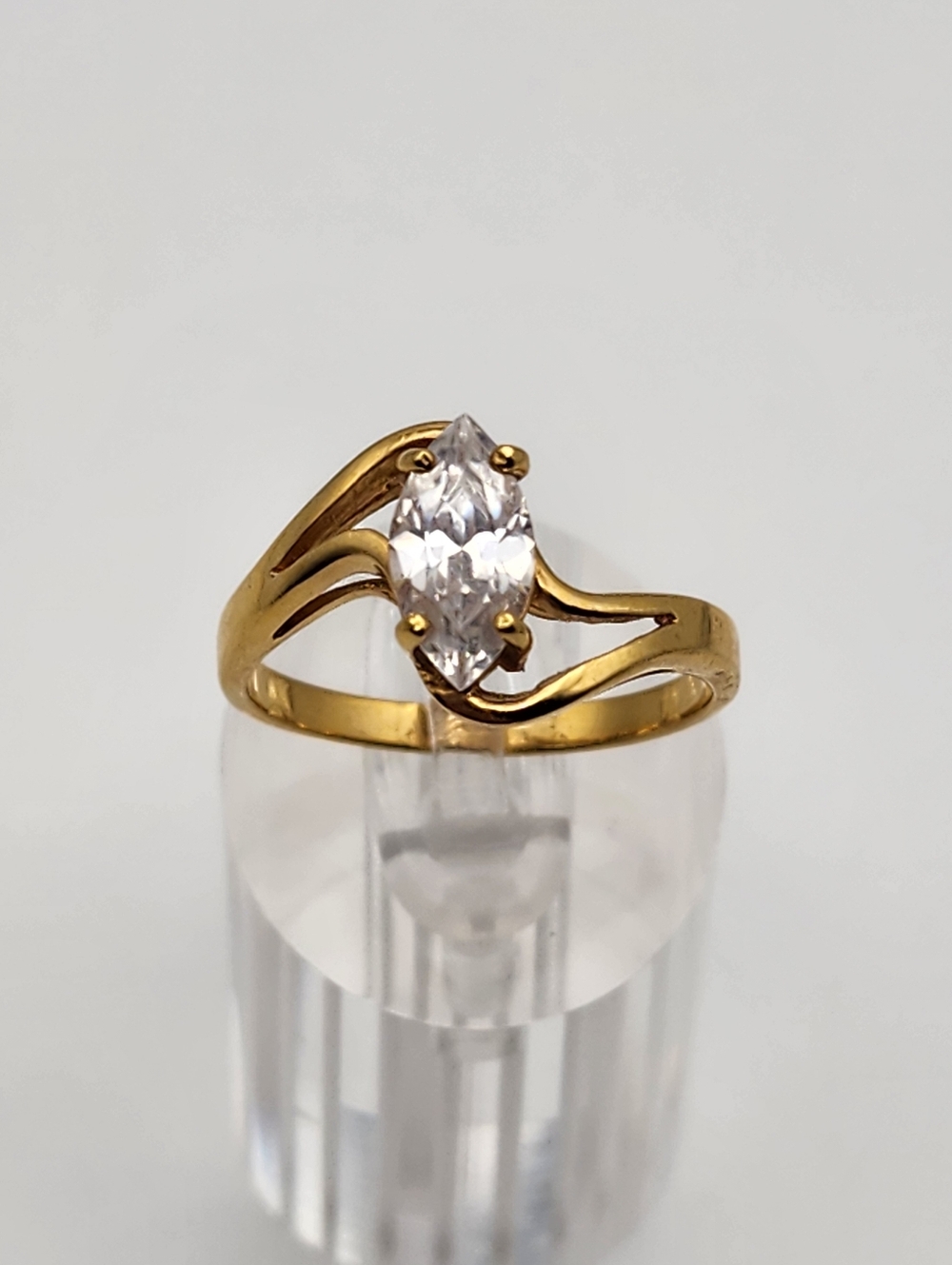 Vintage Chateau D'Argent Gold Tone Marquise Cut Cubic Zirconia Ring (11) - Picture 1 of 8